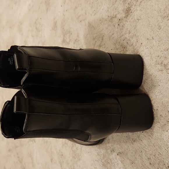 Avellini Made in Spain Black Leather Booties - Picture 3 of 7